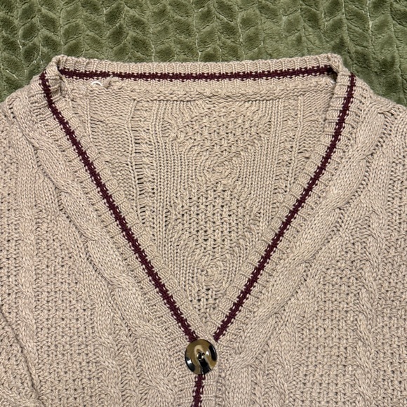 TAYLOR SWIFT Folklore HOLIDAY EDITION Cardigan Sweater med / lg Burgundy STARS - Picture 12 of 15